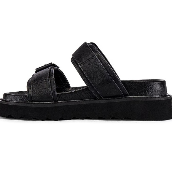 Rate Arlo Sandal in Black - Picture 11 of 12